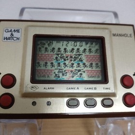 NINTENDO GAME AND & WATCH Manhole 1981 tested very good free shipping