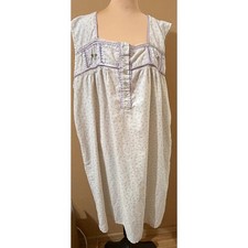 VTG Floral Nightgown Cottagecore Boho Pastel Purple Flower Lace Trim Granny Chic