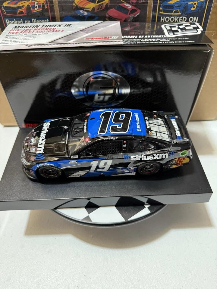 Martin Truex Jr. ELITE #19 SIRIUS XM MARTINSVILLE WIN 2020 1/24 Diecast READ* - Image 2 of 4