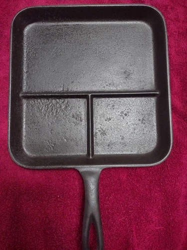 Vintage Lodge cast iron breakfast skillet