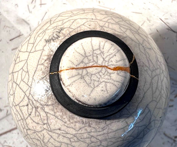 Kintsugi Raku,Lrg White/Black Crackle Vase/Urn, C. Dockins, Kintsugi Lid, Exc