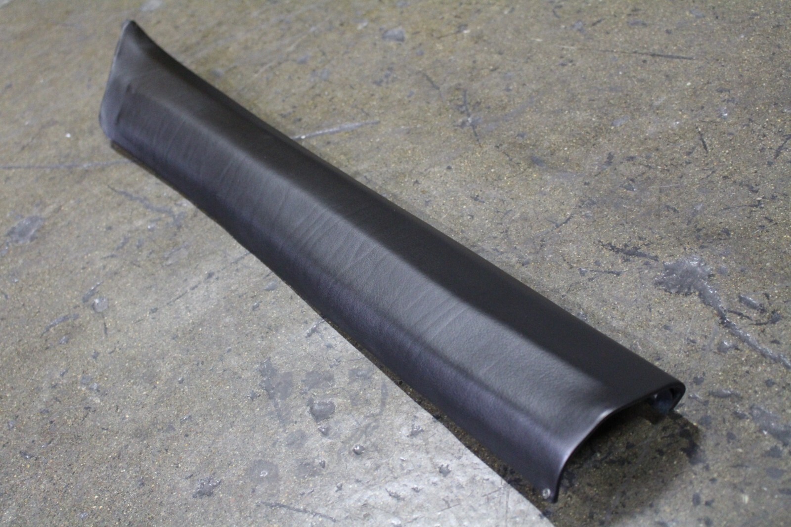 Ferrari 456, RH, Right, Pillar Trim, Dented Leather, Used, P/N 64427700