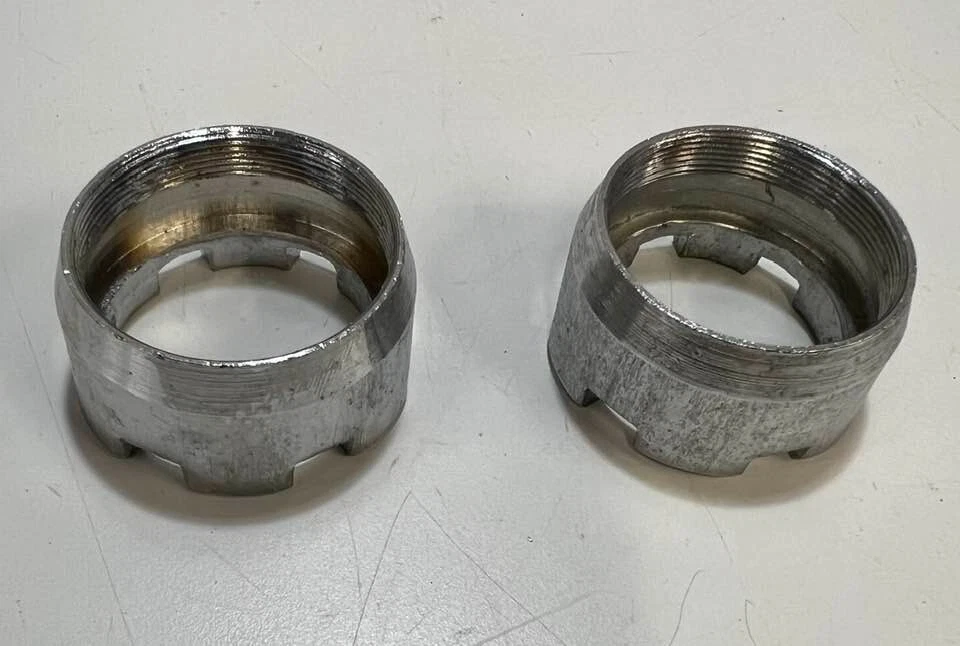 Par de guardianes de brida de escape Yamaha NOS RD60 RD85 RD125 RD200 YG YCS Foto 3 de 4