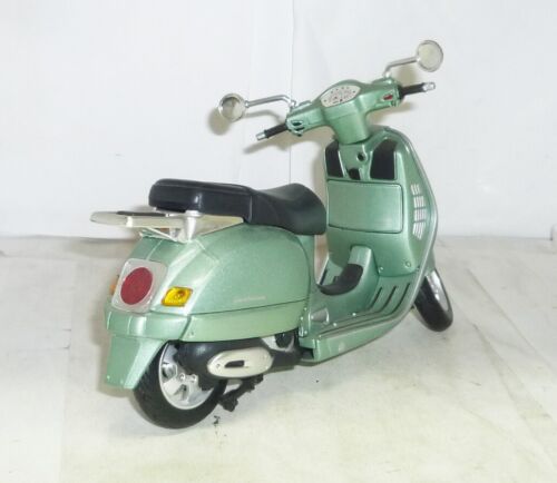 MODELLINO SCOOTER - PIAGGIO VESPA GRANTURISMO - SCALA 1:12 - OTTIME CONDIZIONI - Imagen 2 de 4