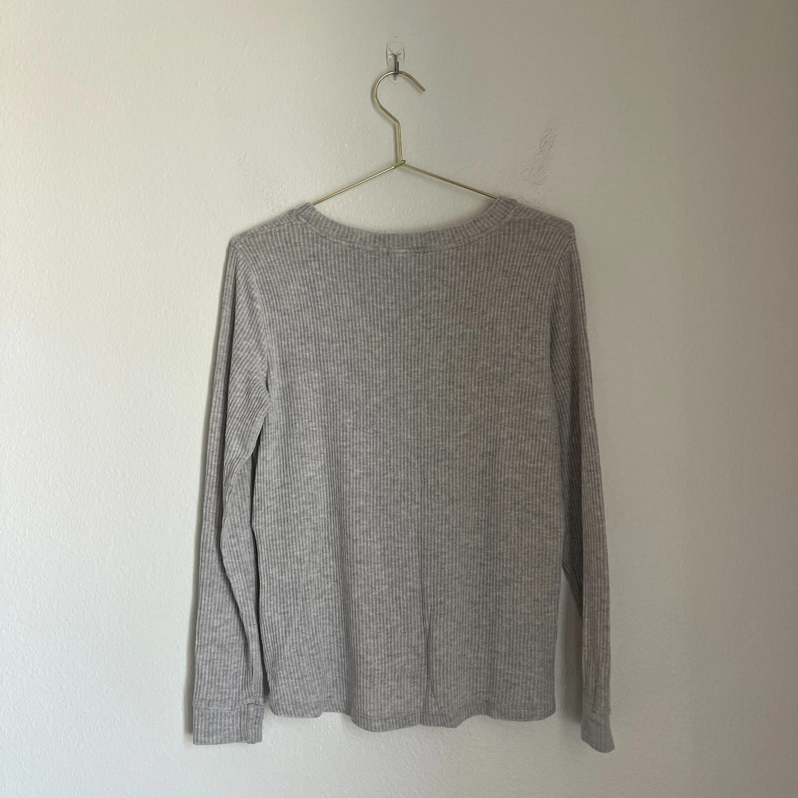beyond-yoga your line side-button oatmeal heather shirt