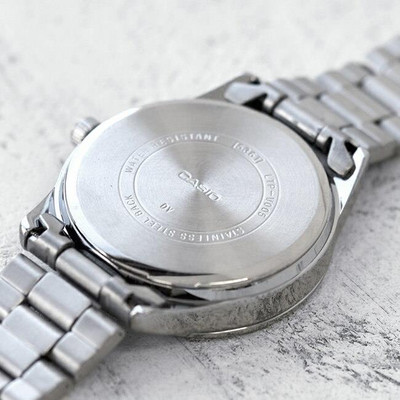 Casio Orologio Elegante Da Donna LTP-V005D-7B - Design Classico Con Quadro Bianco E Cinturino In Acciaio, Movimento Al Quarzo Giapponese