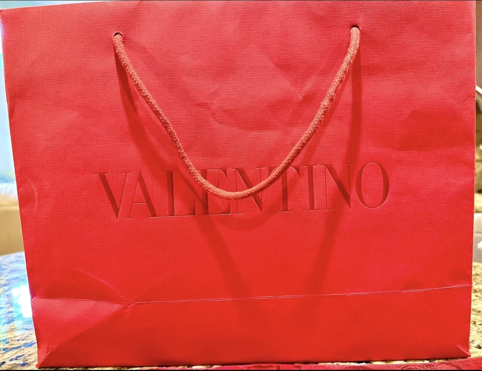 NUEVO CON ETIQUETAS 2020 Valentino Logo Mariposa Rojo 35” Bufanda Capa Corazón Top Bolsa de Regalo S M L Foto 4 de 4