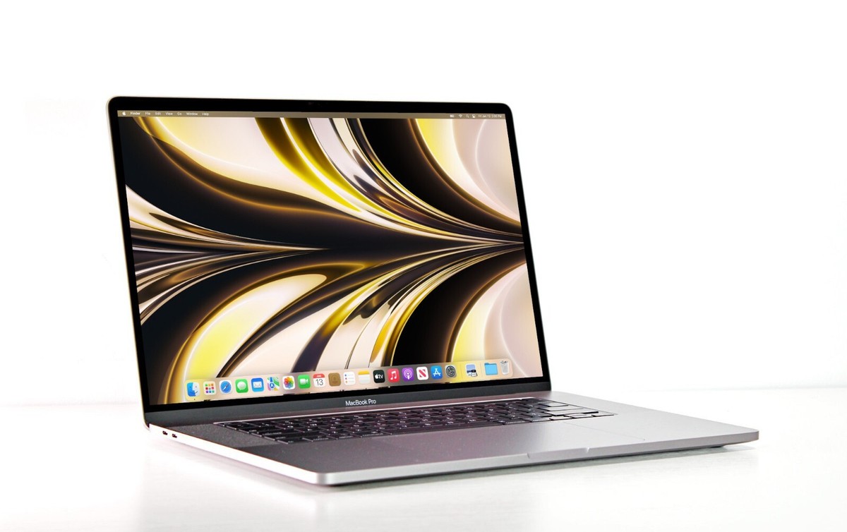 Apple Macbook Pro Silver 2.3GHz 2019 15-inch 32GB RAM 1TB Apple Macbook Pro Silver 2.3GHz 2019 15-inch 32GB RAM 1TB