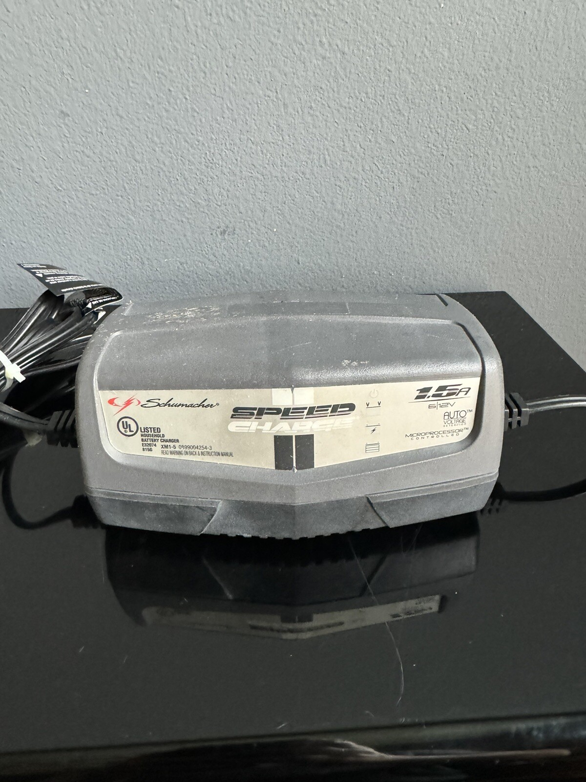 Schumacher XM15 1.5A 6v /12v Speed Charge Car Mower Cycle Battery