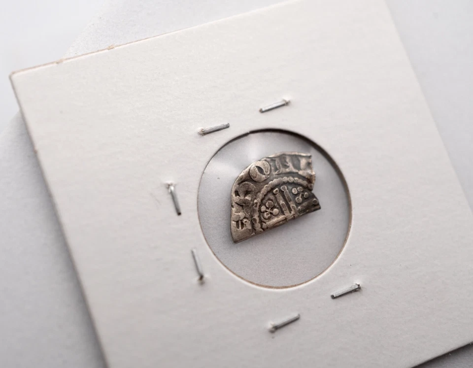 England Henry III 1216-1272 Hi-Grade Long Cross Silver Half Penny - Cut for Trad - Image 2 of 4