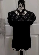 Woman's Solitaire By Ravi Khosla Black Top With Lace Size Small