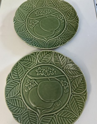 Bordello Pinheiro 9.5   Green Leaf Apples Round Plate Made in Portugal
