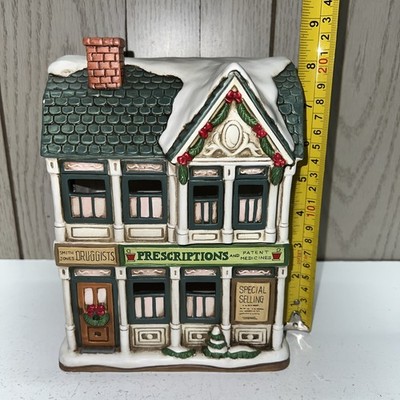 1993 Lefton Colonial Christmas Village Prescriptions Druggists 01007 No Light