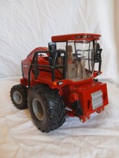 Britains Farm Vehicles 1:32 Case IH CHX 620 Forage Harvester with two headers. U