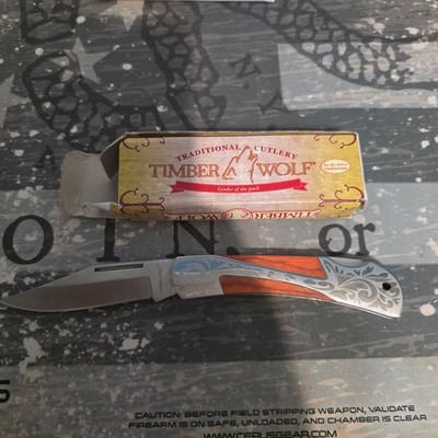 0162 - Timber Wolf TW84 Pocket Knife NOS Etched Stainless Wood Handle Box