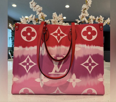 Louis Vuitton OnTheGo GM Escale Rouge Tote Bag / Shoulder bag / Red & Pink Ombré