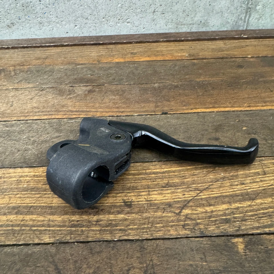 Vintage Shimano Deore DX ST-M071 Shifter RIGHT Lever Body Only Replacement Part - Image 4 of 4