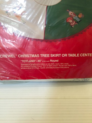 FELT CHRISTMAS TREE SKIRT KIT, Bucilla felt kit, Crewel Stitch kit, Toyland kit - Picture 4 of 4