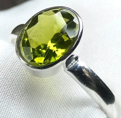 💚Ring Peridot Olivin 925 Silber Gr 19,1 (60) 💚ovaler, fac.  Originalbilder💚 - Bild 1 von 4