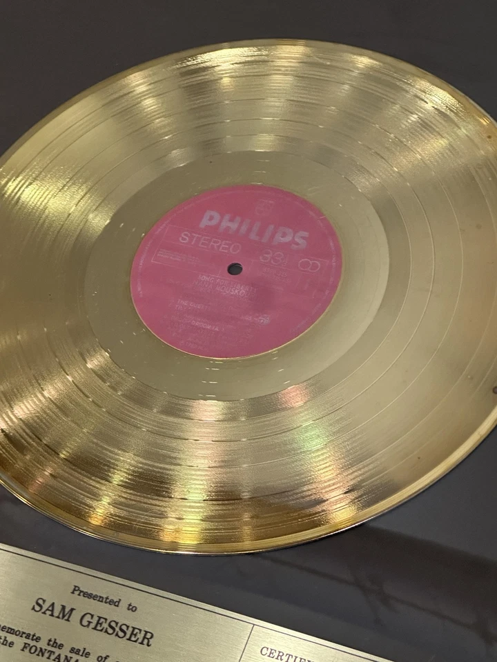 Placa de álbum vintage 1982 CRIA Gold Record Award Song for Liberty Philips Canadá - Imagem 2 de 4