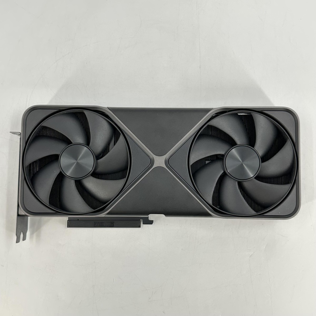 グラフィックボード・グラボ・ビデオカード GeForce RTX 5090 32GB Founders Edition NVIDIA GeForce RTX 5090 32GB GDDR7 Founders Edition Graphics Card