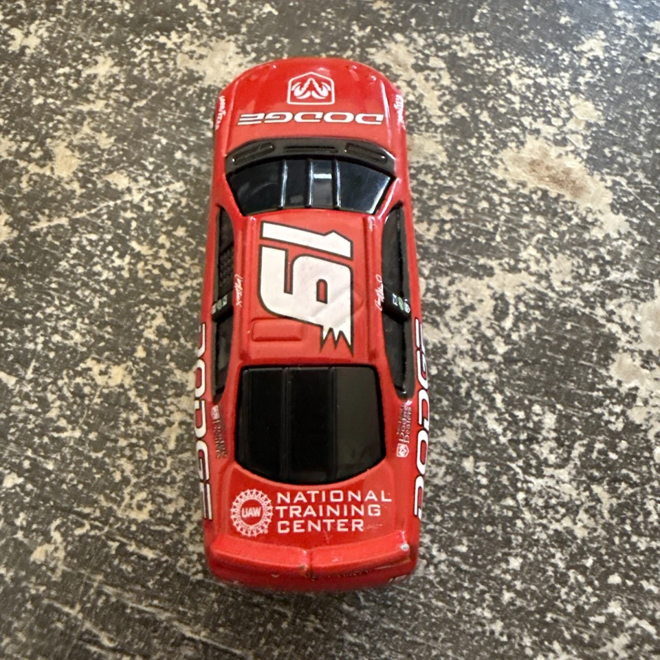 NASCAR Dodge #19 Centro Nacional de Entrenamiento 1:64 Foto 4 de 4