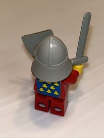 1978 Lego Classic 375 6075 Yellow Castle Red Knight Minifigure