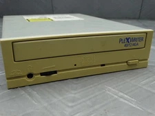 Plextor IDE CD-RW Drive PX-W4012TA / 0101