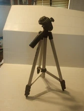 Targus Camera Tripod TG-5060TR Lightweight Metal Built in Level Quick Connect