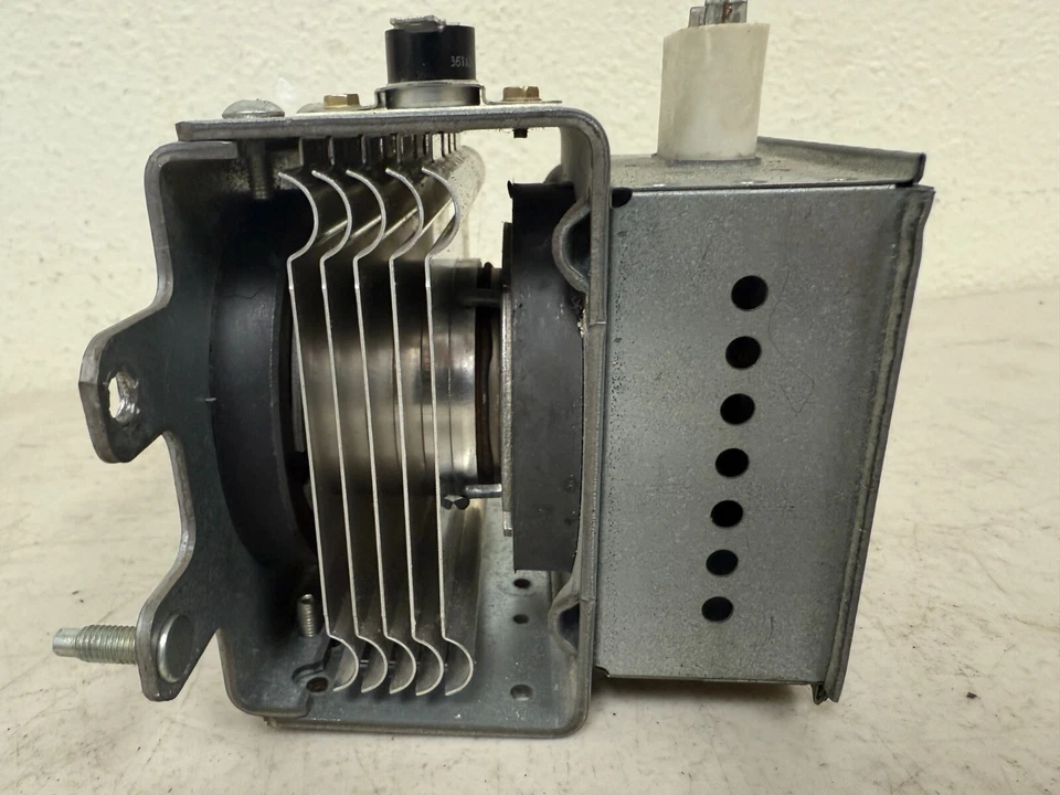 Panasonic Microondas Magnetron 2M210-M1KLP 63-03083 ASMN Foto 3 de 4