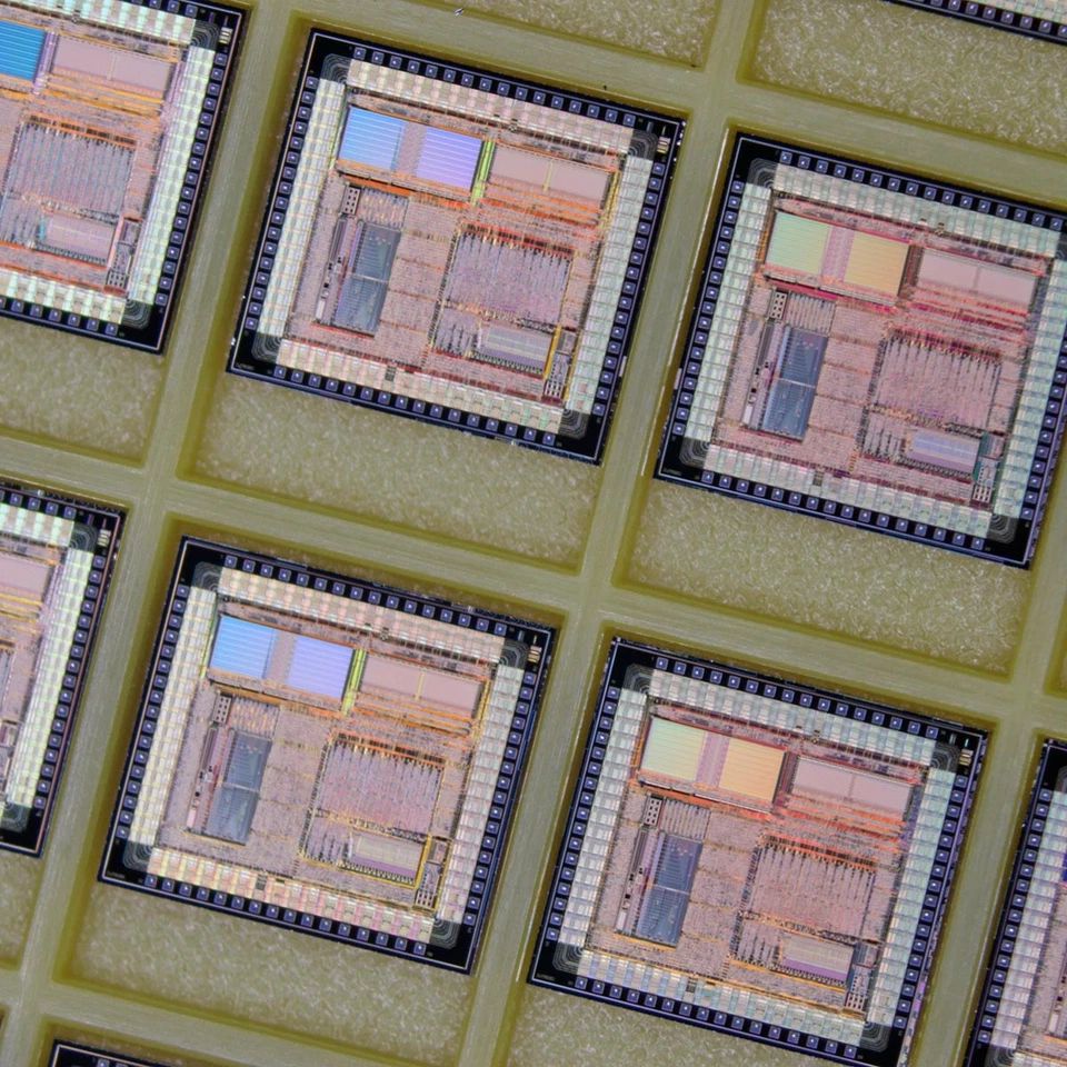 80pcs Samsung S3C7515 4bit SAM47 core MCU silicon dies wafer FREE SHIPPING - Image 3 of 4