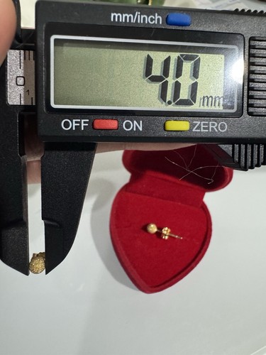 REAL 18k GOLD LASER CUT BALL STUD EARRINGS - Picture 4 of 4