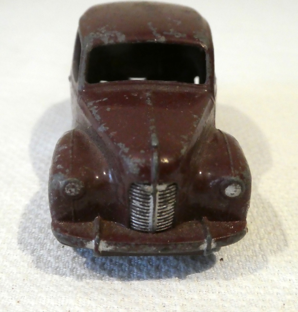 Boxed Dinky 152 Austin Devon Saloon in two tone green & cerise with cream hubs, a few paint marks/ch