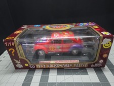 Road Legends 118 Die-cast 1967 Orange Volkswagen Bug Beetle Flower Power 92079