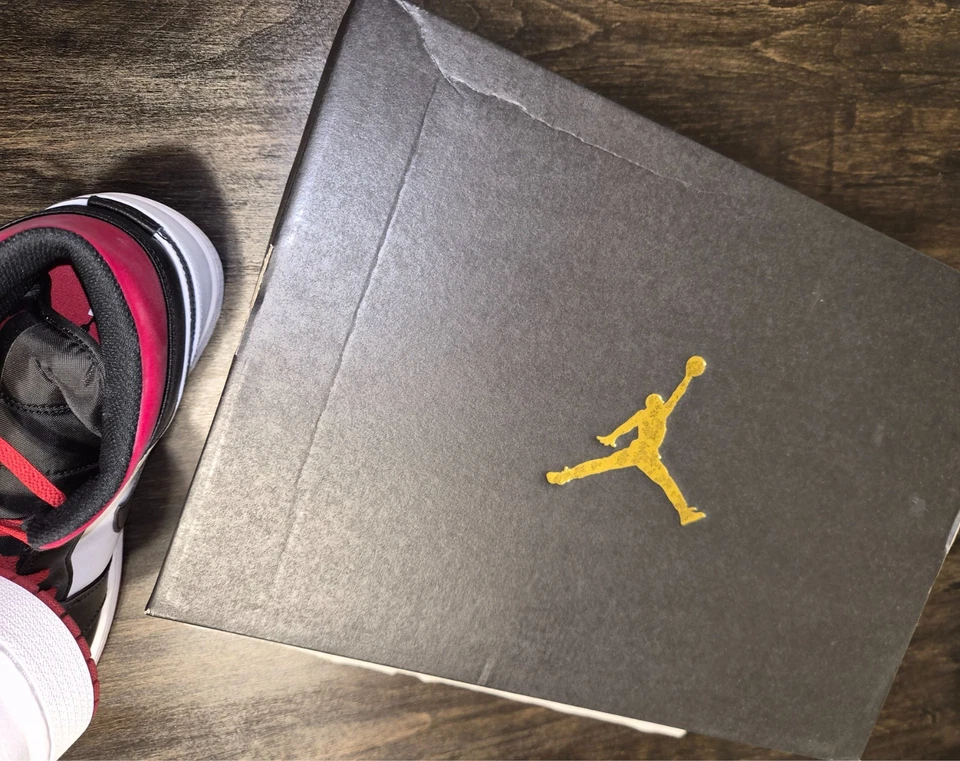 [DQ8426-106] Hombres Air Jordan nuevo 11.5 RETRO 1 MEDIO 'GIMNASIO ROJO PUNTERA NEGRA' Foto 3 de 4