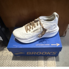 Brooks Adrenaline GTS 25 Women s 6 B Running Walking Shoes Coconut Cr me Leopard