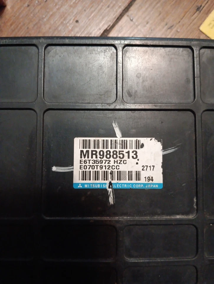 2003 mitsubishi eclipse Ecu Mr98513 - Image 2 of 2