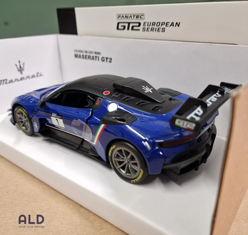 modellino auto scala 1/24 maserati gt2 modellini da collezione die cast - Immagine 2 di 4