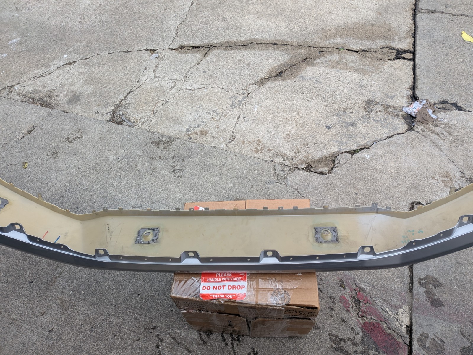 LAMBORGHINI HURACAN LP610 REAR BUMPER OEM 4T0807301  UPPER NON-DAMAGED