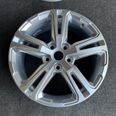 SINGLE 17 INCH WHEEL/RIM GMC TERRAIN 2018-2022 GENUINE OEM SILVER