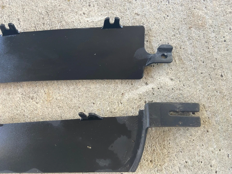 03-11 Cubierta de luz antiniebla para parachoques delantero Lincoln Town Car lado derecho y derecho 3W1X-17E8-11AA Foto 2 de 4