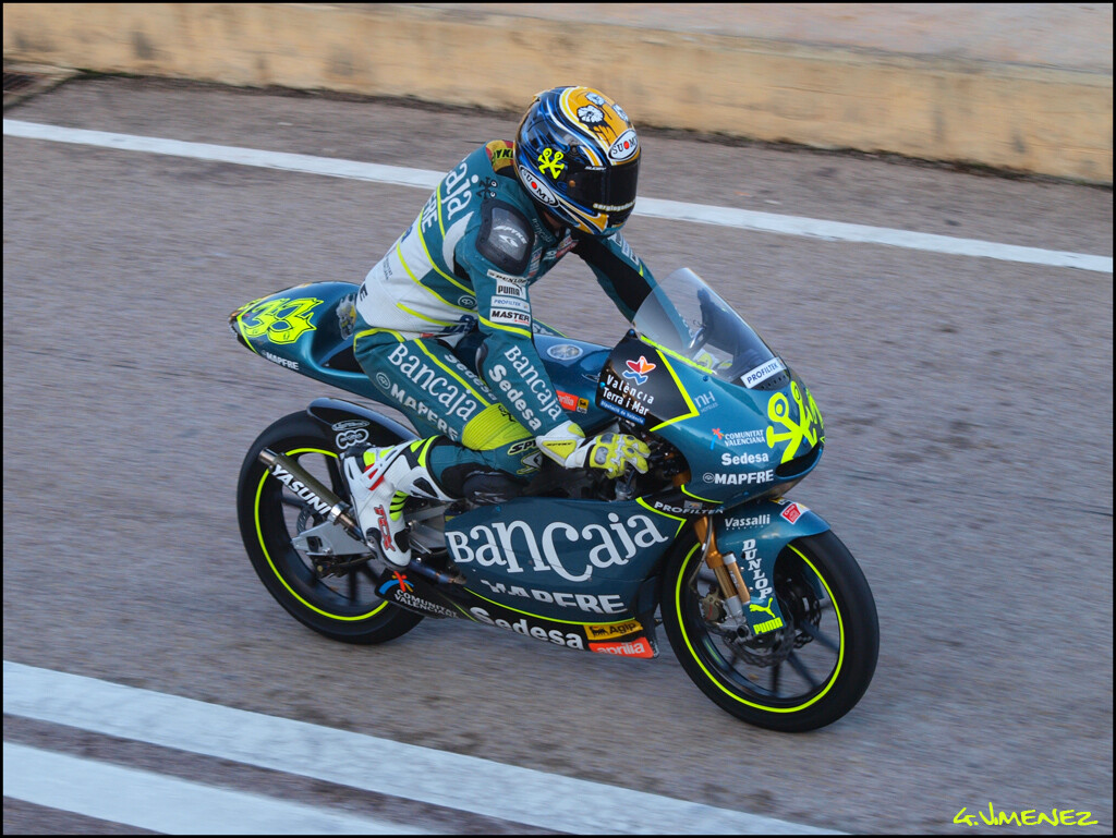 Foto 8 di 12