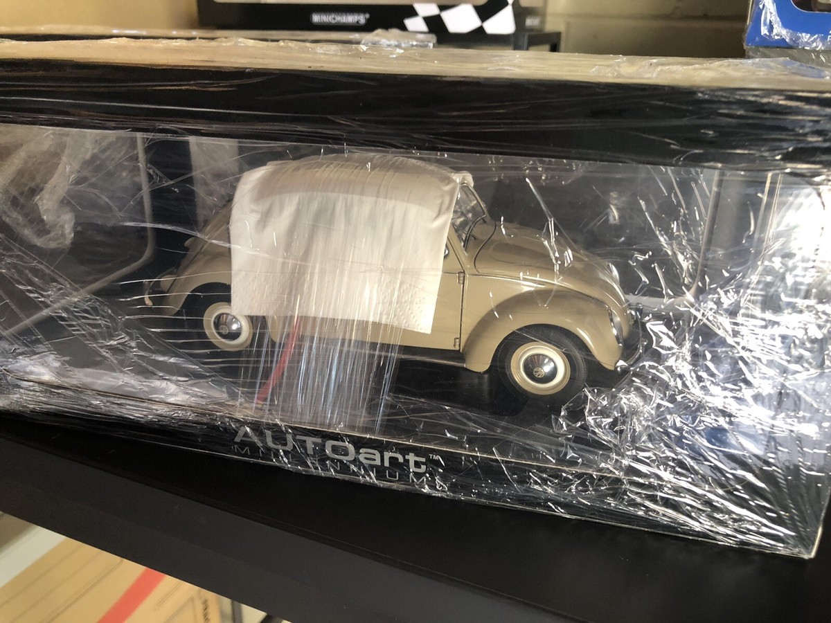 1/18 Autoart 79778 1955 VW Volkswagen Beetle 1200 Limousine