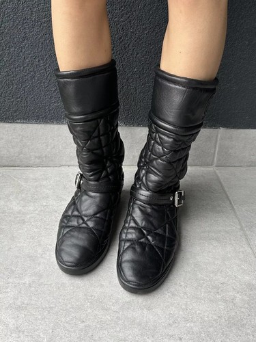 BOTAS ACOLCHADAS VINTAGE CD CRISTIAN DIOR CUERO SUAVE NEGRAS PARA MUJER talla 37.5 - Imagen 5 de 24