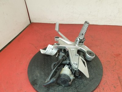 HONDA CBR 1000 FIREBLADE RR FUSSRASTE VORNE RECHTS RF 2010