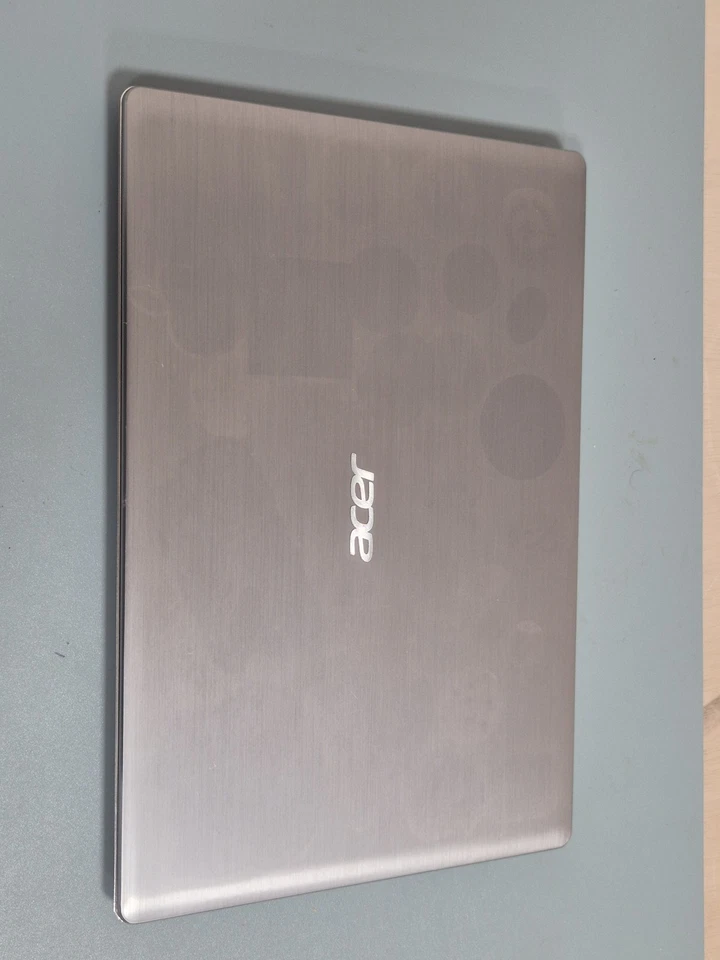 Acer Swift SF314-52 – i5-8250U / 8GB RAM / 256GB SSD / 14″ FHD / Windows 11 Home - Image 3 of 4