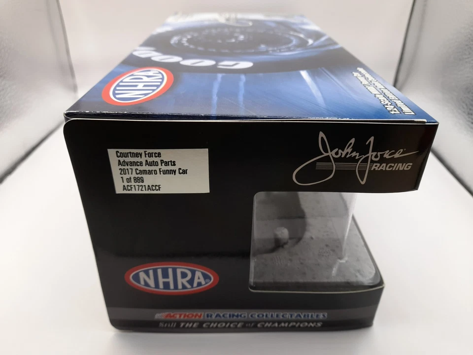Courtney Force Advance Auto Parts 2017 Camaro Funny Car 1 de 889 NHRA 1:24 Foto 3 de 4