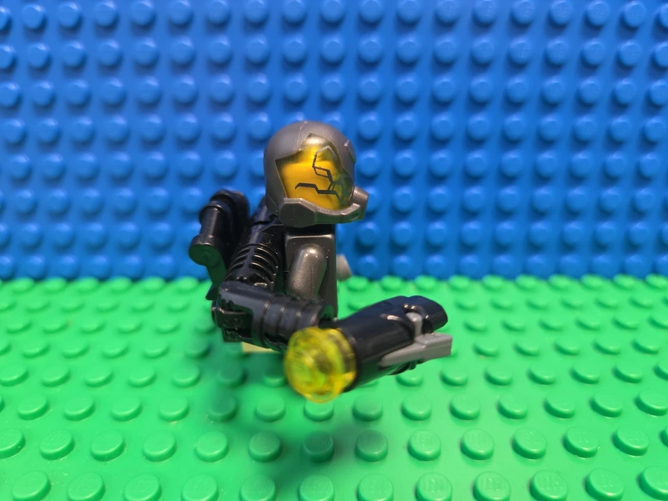 Lego Yellow Jacket Minifigure 76039 Marvel Super Heroes sh0189 CMF Lot Rare HTF - Image 3 of 4