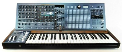 Arturia MatrixBrute Monophonic Analog Synthesizer + Neuwertig + 1,5J Garantie