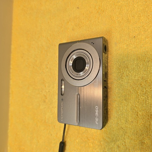 Olympus FE-360 8.0MP - Silver, 3X Optical Point & Shoot Digital Camera Tested - Bild 5 von 8
